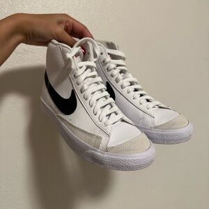 Nike Blazer Mid 77